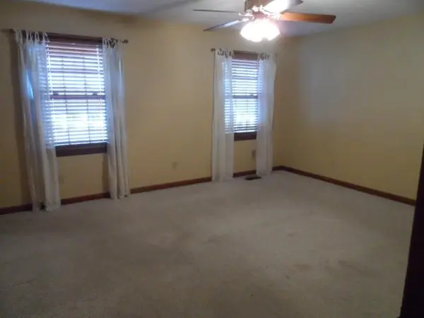 60 Twin Marys Dr, Tullahoma, TN 37388
