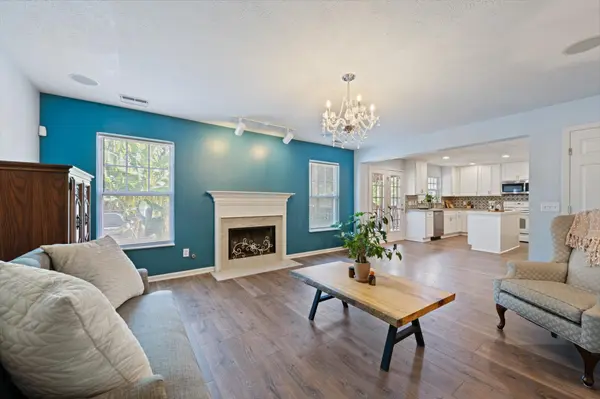 4537 Hawthorn Dr, Nashville, TN 37214