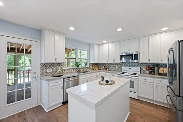 4537 Hawthorn Dr, Nashville, TN 37214