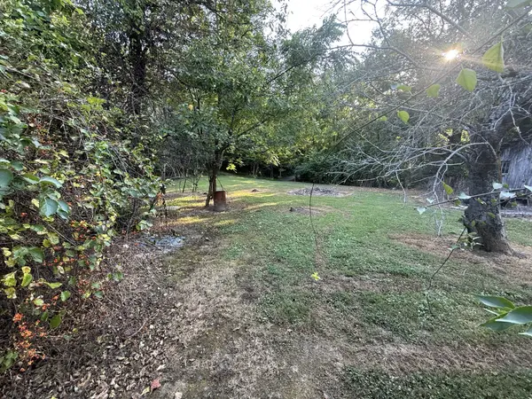 835 Vowell Mountain Ln, Rocky Top, TN 37769