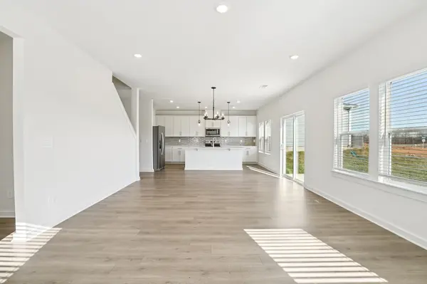 2360 Woodmeadow Dr, Clarksville, TN 37043