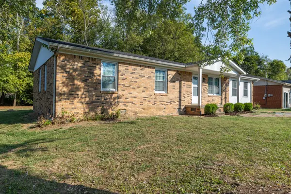 1339 Meadowbrook Dr, Pulaski, TN 38478