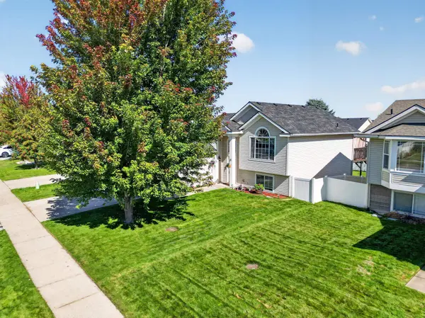9008 N Oak St, Spokane, WA 99208