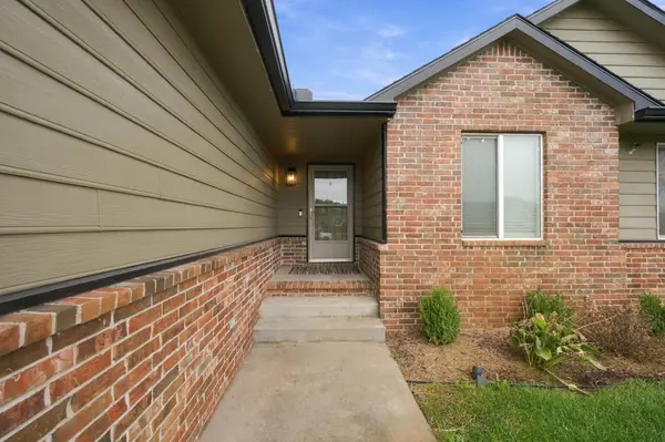 241 S Stoneridge, Valley Center, KS 67147