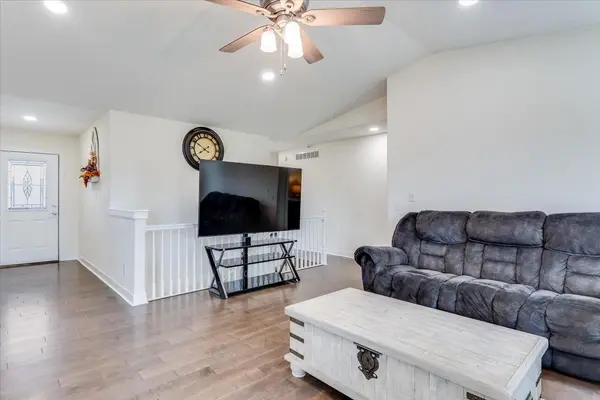 744 N Wakefield, Valley Center, KS 67147