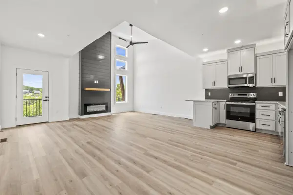 9 Koa DR #20, Reeds Spring, MO 65737