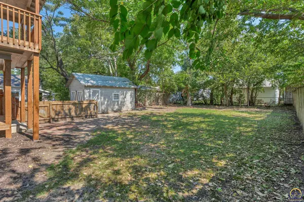 932 SW MacVicar AVE, Topeka, KS 66606