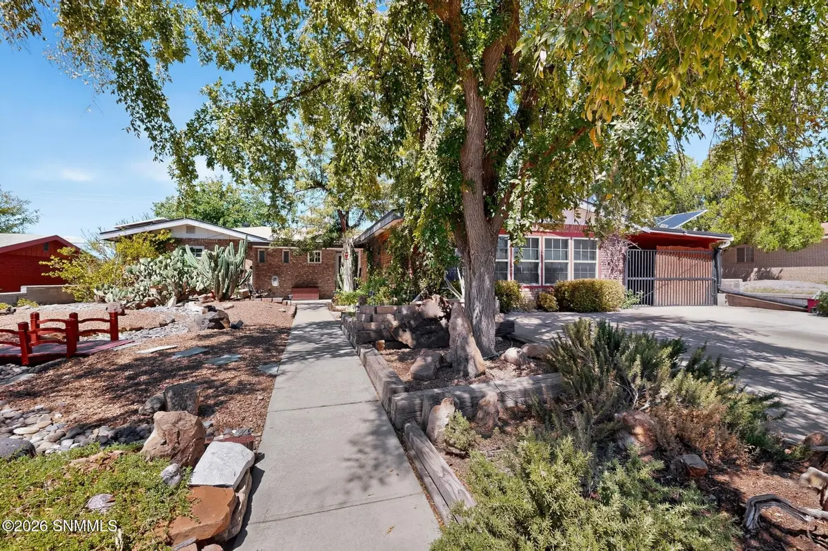 1915 Myrtle AVE, Las Cruces, NM 88001