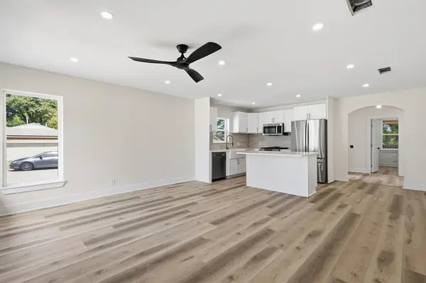 621 TRUMAN Street, Arlington, TX 76011