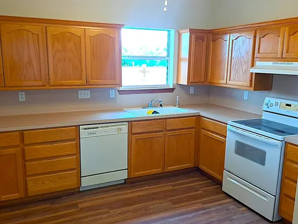 109 Davis DR, Thorndale, TX 76577