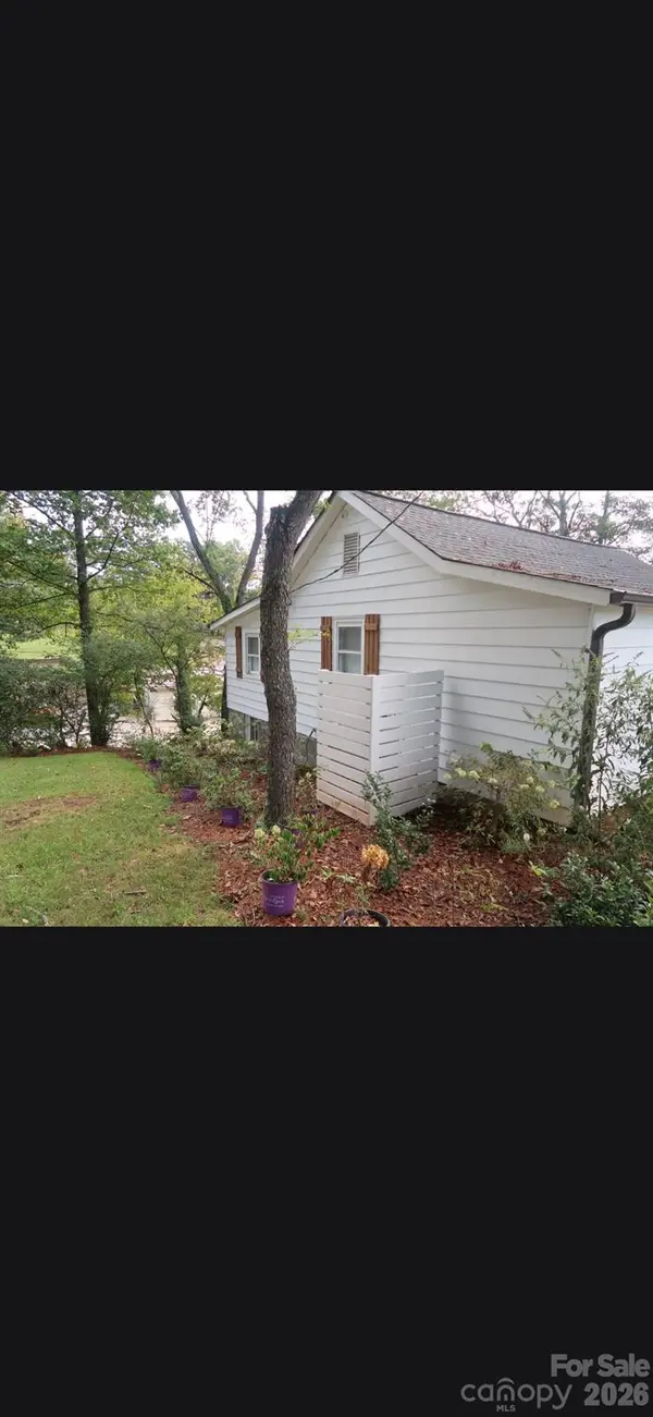 102 Reynolds RD, North Wilkesboro, NC 28659