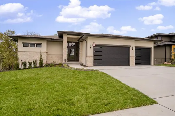 514 Turnbridge DR, Raymore, MO 64083