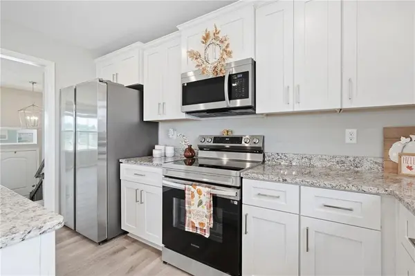 700 Summer Dawn CIR, Belton, MO 64012