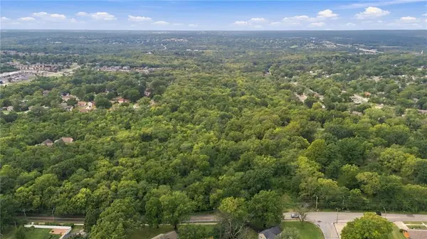 10806 Grandview RD, Kansas City, MO 64137