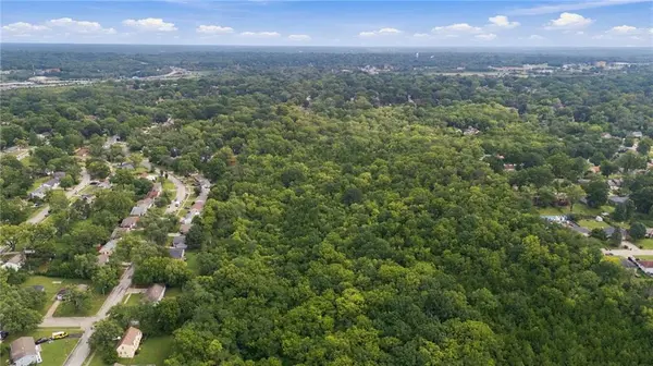 10806 Grandview RD, Kansas City, MO 64137