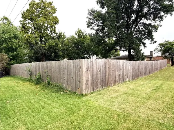 2020 W 14th ST, Sedalia, MO 65301