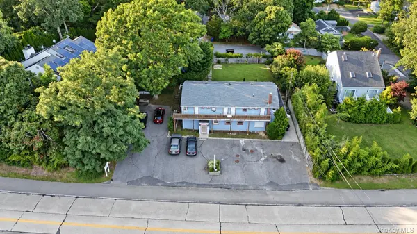 87 North RD, Hampton Bays, NY 11946