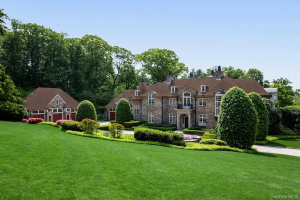 6 Spring Hill LN, Old Westbury, NY 11568