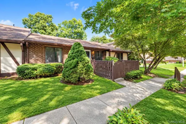 167 Cambridge DR, Port Jefferson, NY 11776