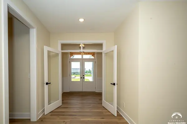1018 Bluestem CIR, Baldwin City, KS 66006