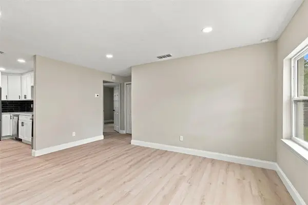 4216 N SANDALWOOD CIR, Tampa, FL 33617