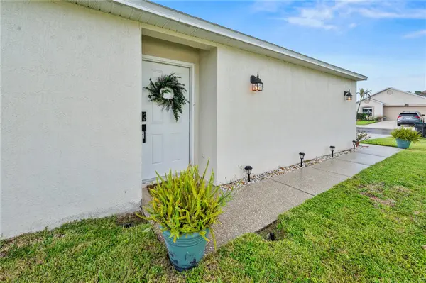 2054 MAJESTIC PINE CT NE, Palm Bay, FL 32905