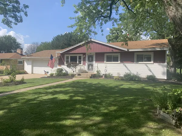 702 Bourn ST, Harvard, IL 60033
