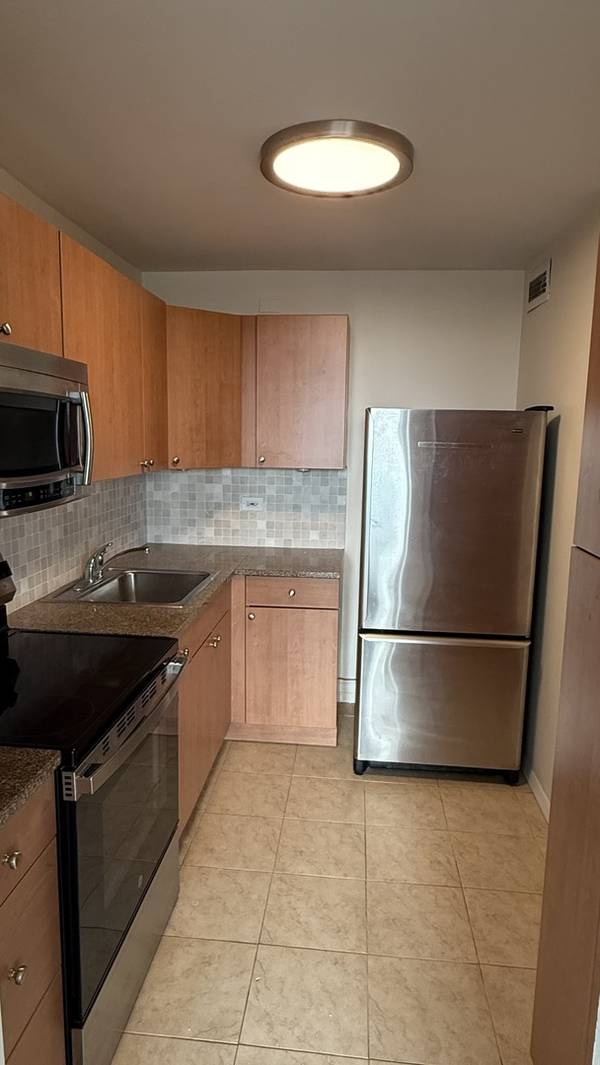 1850 N Clark ST #810, Chicago, IL 60614