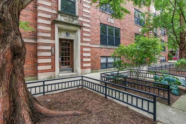 1965 W Cullom AVE #3, Chicago, IL 60613