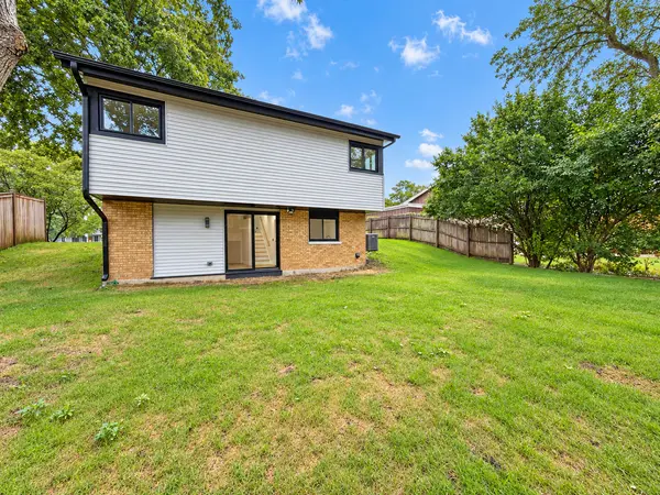 2658 Crawford AVE, Evanston, IL 60201