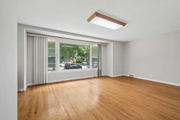 6118 N Kimball AVE, Chicago, IL 60659