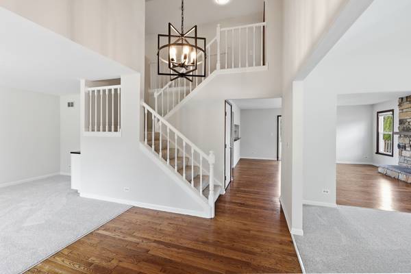 450 Potomac LN, Elk Grove Village, IL 60007