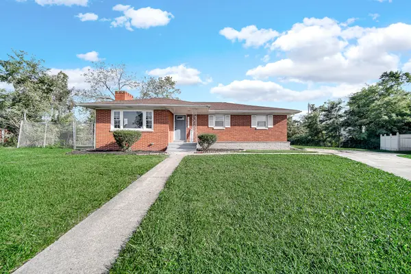 5650 Adams CT, Merrillville, IN 46410