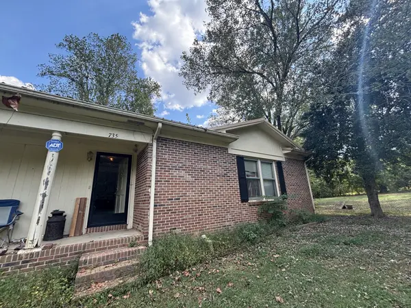 735 Hickory Dr, Pulaski, TN 38478