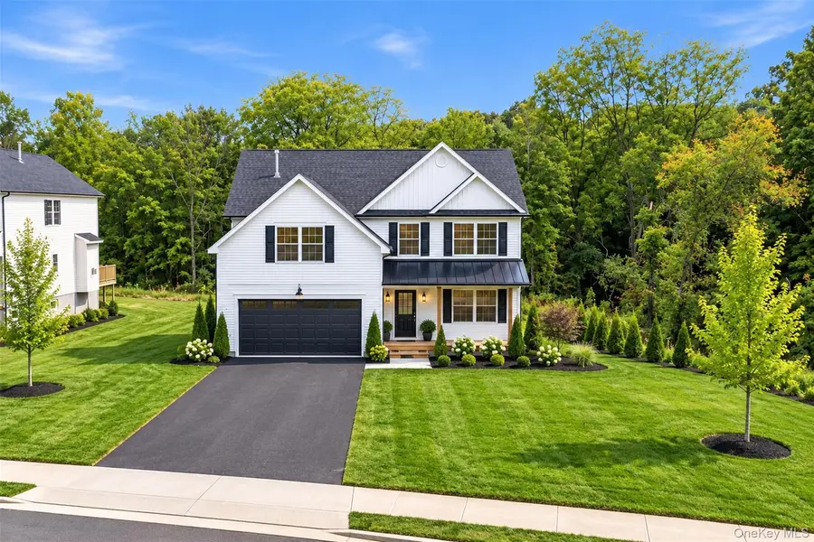 8 Alaina WAY, Poughquag, NY 12570