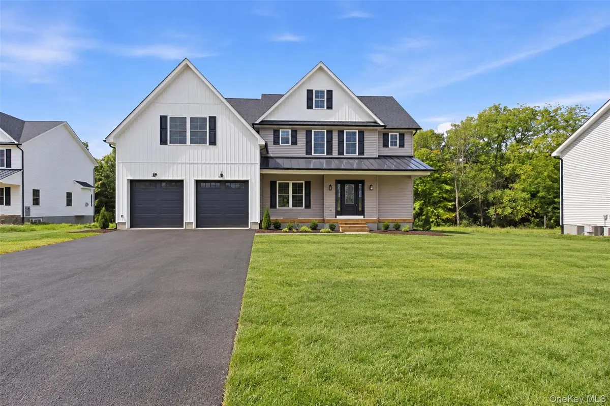 16 Alaina WAY, Poughquag, NY 12570