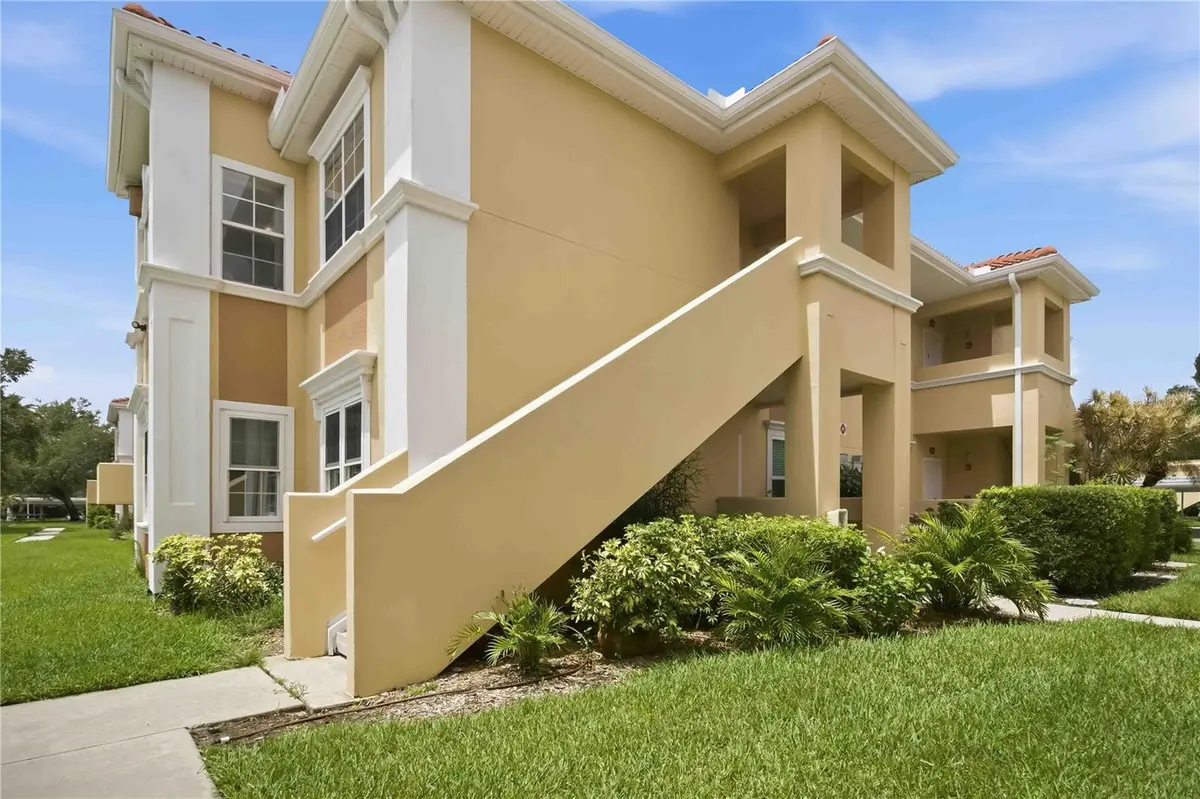 1020 VILLAGIO CIR #205, Sarasota, FL 34237