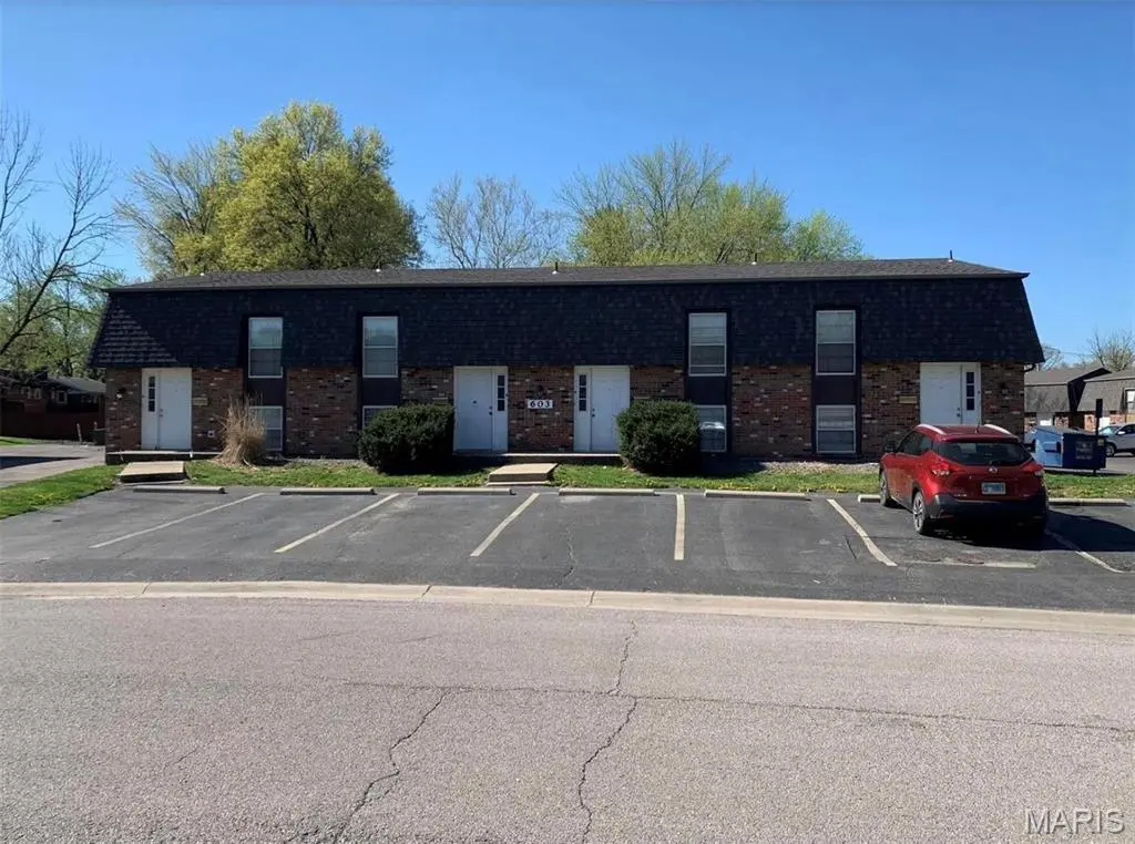 601 WHITE OAK DR #1, O'fallon, IL 62269