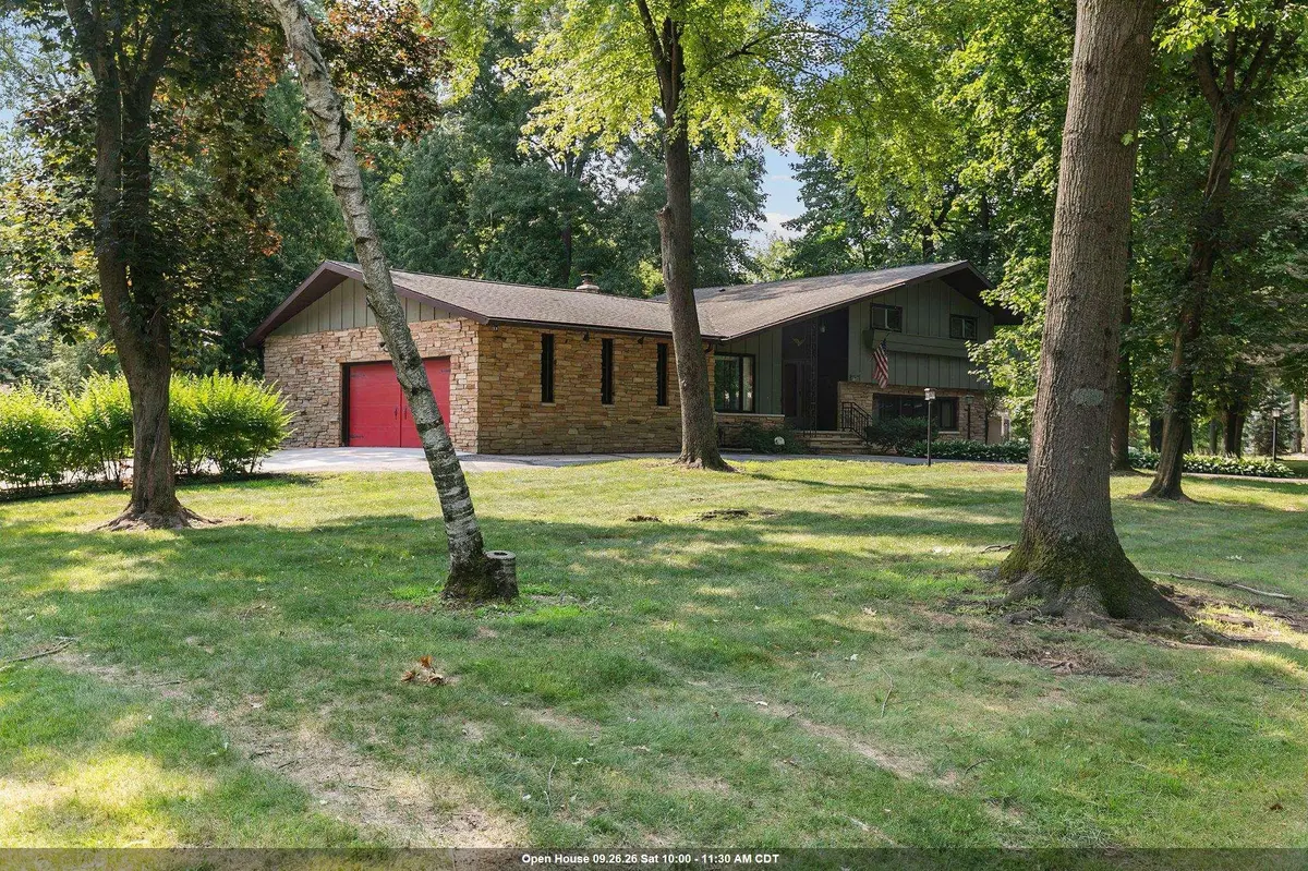 110 WOODSIDE CT, Neenah, WI 54956