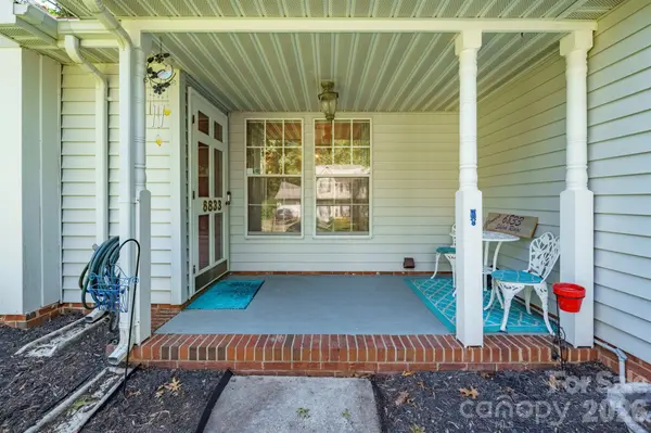 6833 Shiloh Ridge LN, Charlotte, NC 28212