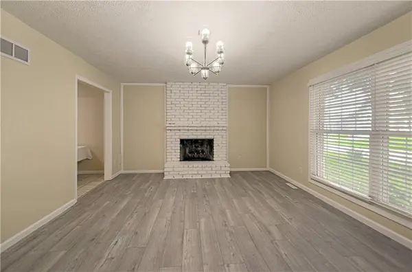2029 E Wyandotte ST, Olathe, KS 66062