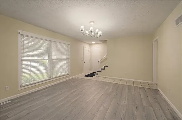2029 E Wyandotte ST, Olathe, KS 66062