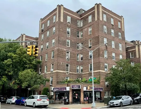 43-10 48 AVE #4F, Woodside, NY 11377