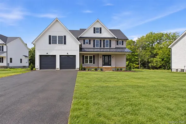 16 Alaina WAY, Poughquag, NY 12570