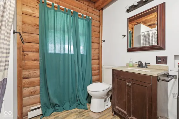 629 Cross ST, Hope, IN 47246