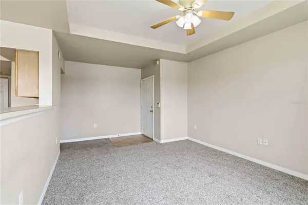 1020 VILLAGIO CIR #205, Sarasota, FL 34237