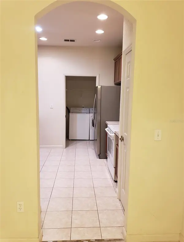 3331 WHITESTONE CIR #208, Kissimmee, FL 34741