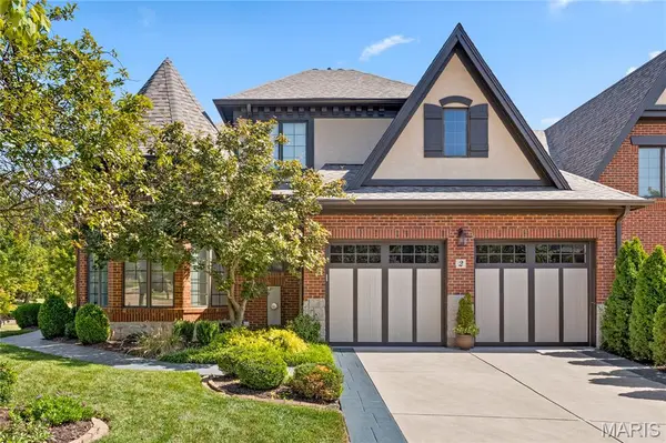 2 Upper Conway LN, Chesterfield, MO 63017