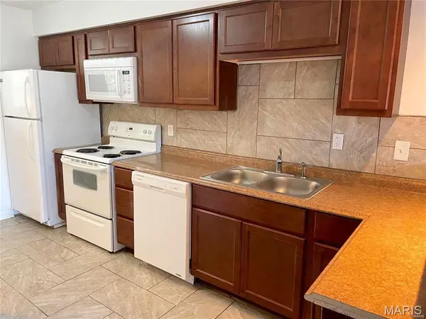 601 WHITE OAK DR #1, O'fallon, IL 62269
