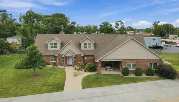 17 Scrementi LN, Steger, IL 60475